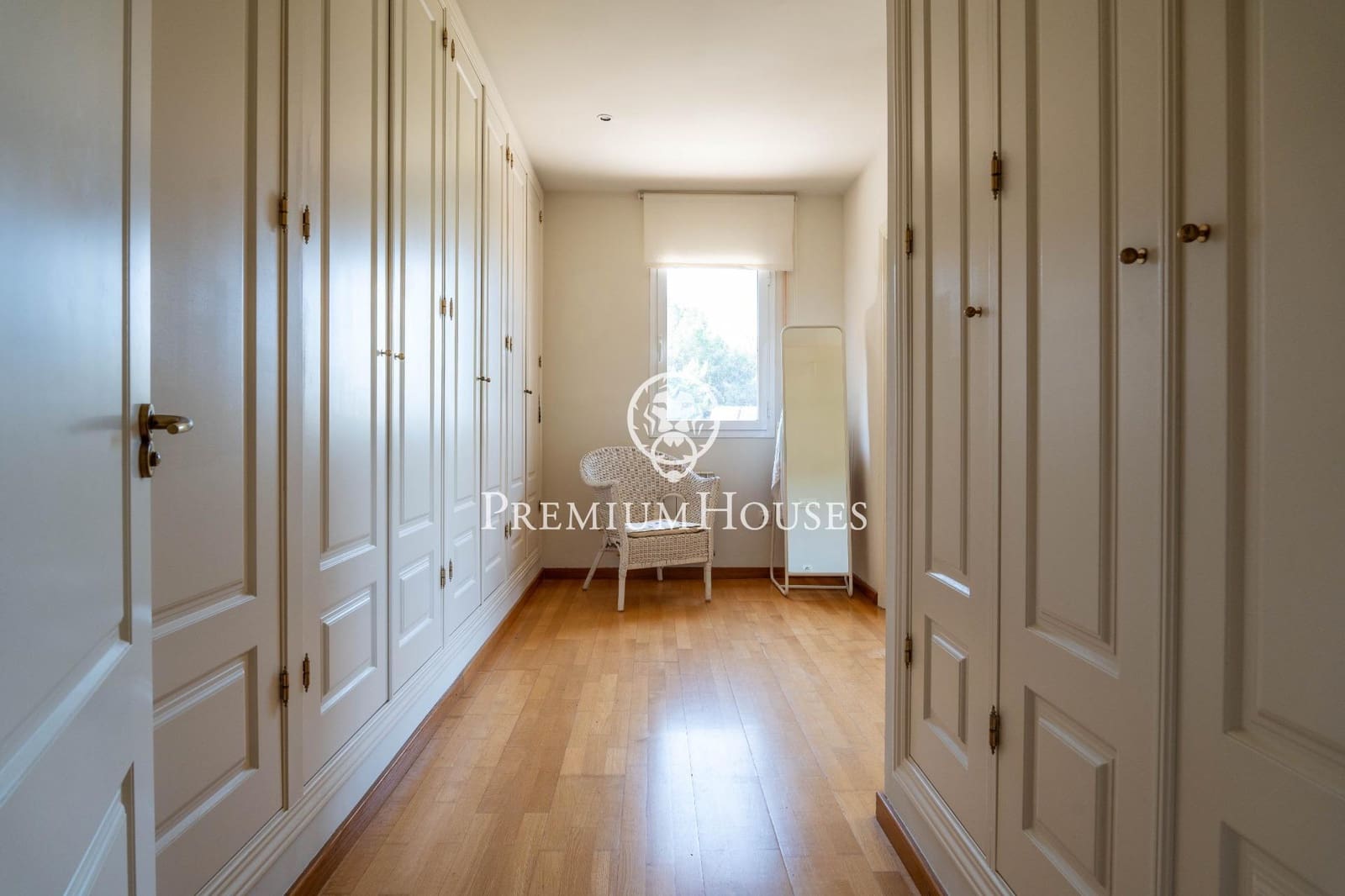 6 bedroom Villa for sale in Tarragona city with pool garage - € 625,000 (Ref: 9879033)