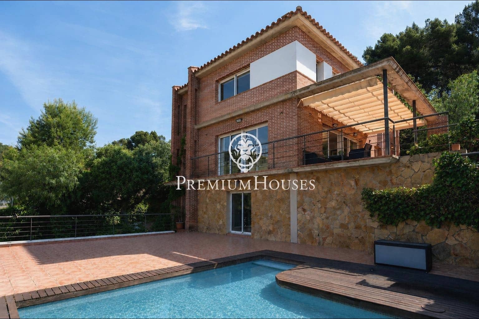 6 bedroom Villa for sale in Tarragona city with pool garage - € 625,000 (Ref: 9879033)
