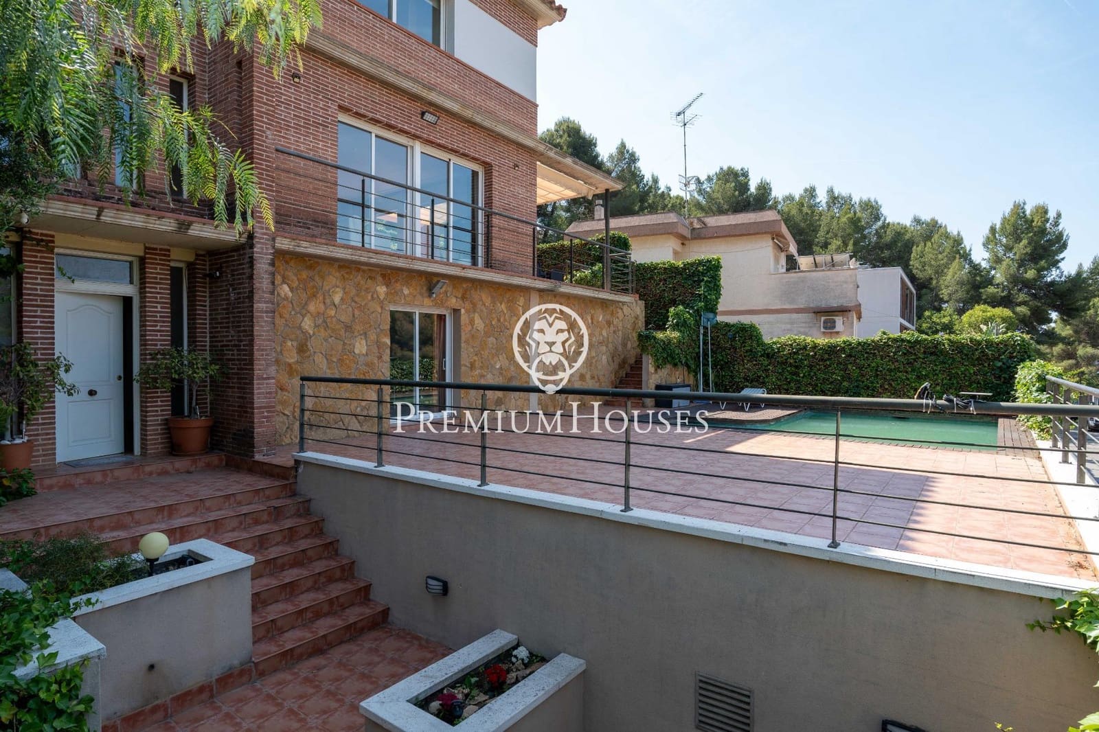 6 bedroom Villa for sale in Tarragona city with pool garage - € 625,000 (Ref: 9879033)