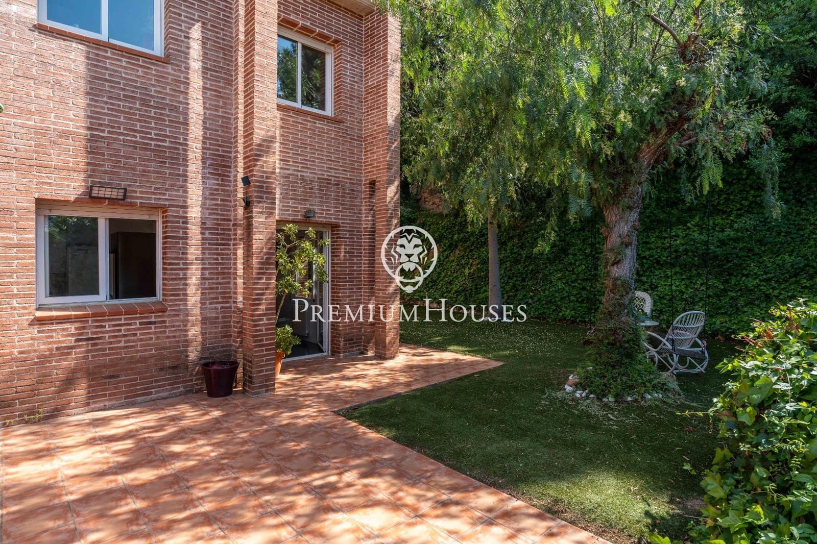 6 bedroom Villa for sale in Tarragona city with pool garage - € 625,000 (Ref: 9879033)