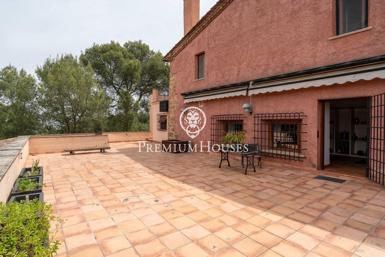 5 quarto Quinta/Casa Rural para venda em Gelida com piscina garagem - 1 600 000 € (Ref: 9882104)