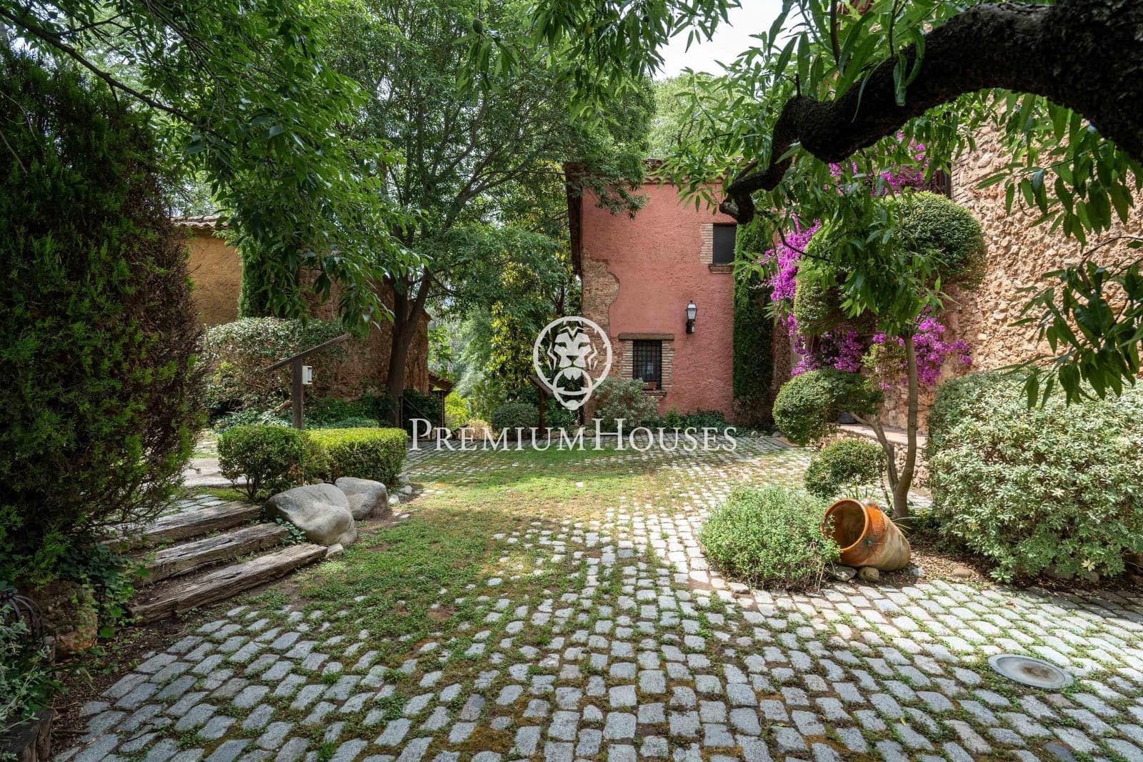 5 quarto Quinta/Casa Rural para venda em Gelida com piscina garagem - 1 600 000 € (Ref: 9882104)