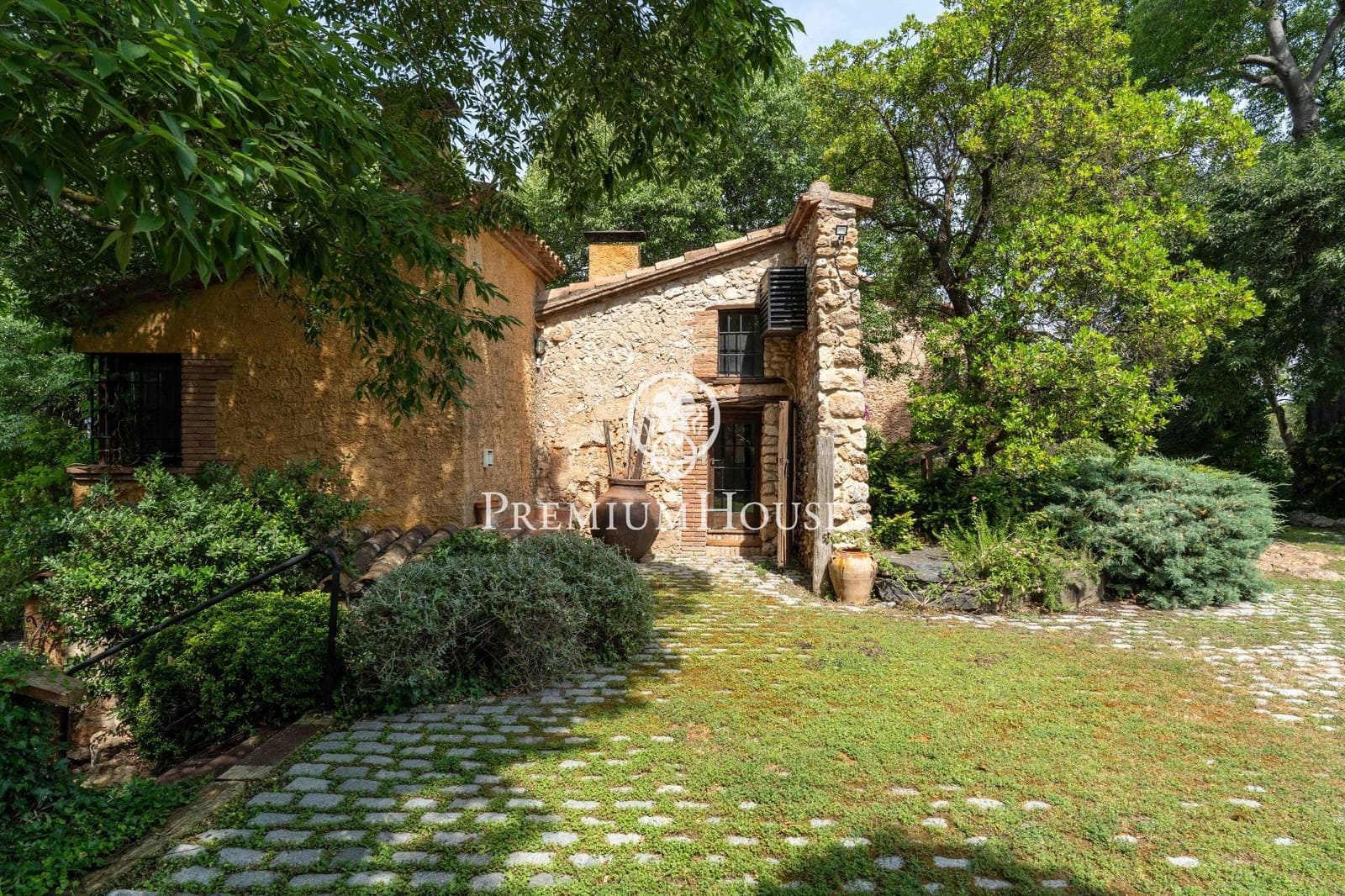 5 quarto Quinta/Casa Rural para venda em Gelida com piscina garagem - 1 600 000 € (Ref: 9882104)