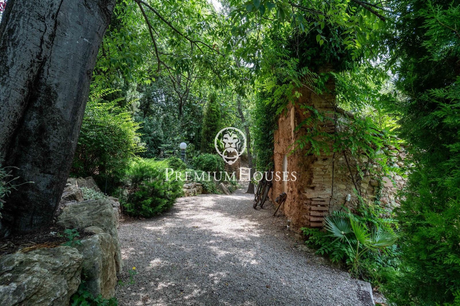 5 bedroom Finca/Country House for sale in Gelida with pool garage - € 1,600,000 (Ref: 9882104)