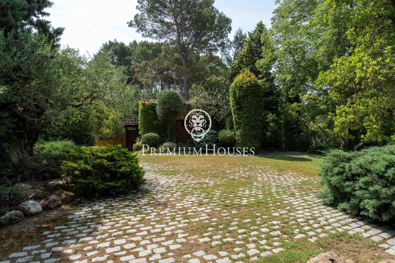 5 bedroom Finca/Country House for sale in Gelida with pool garage - € 1,600,000 (Ref: 9882104)