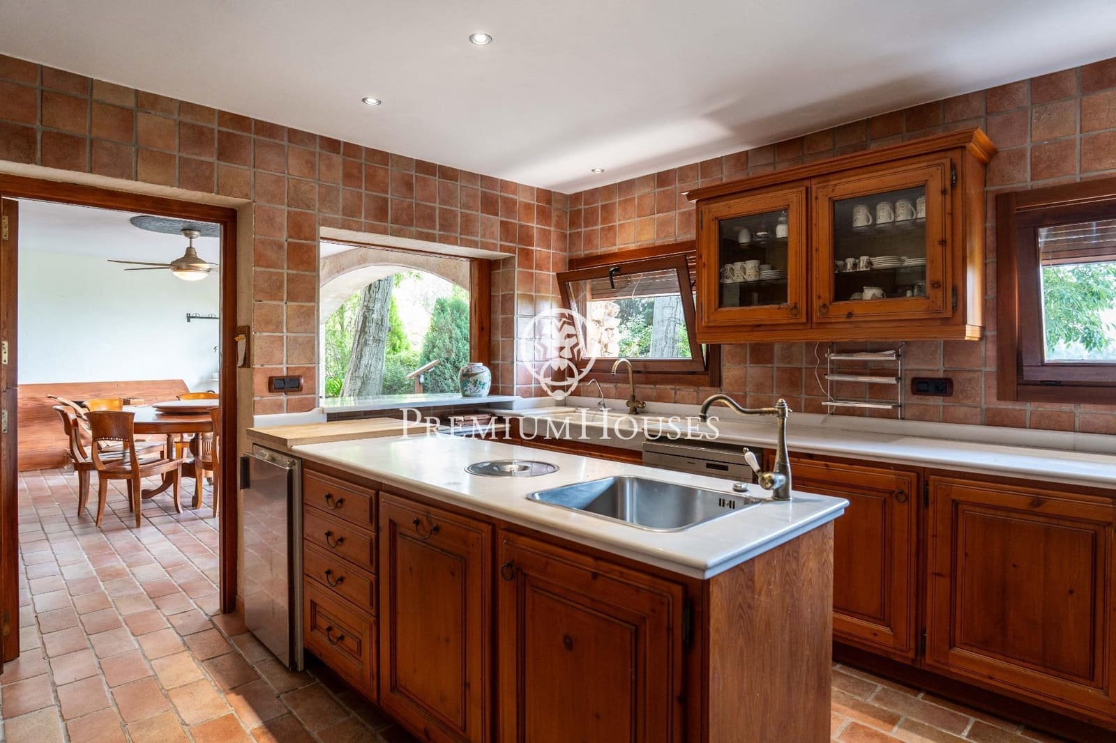 5 bedroom Finca/Country House for sale in Gelida with pool garage - € 1,600,000 (Ref: 9882104)