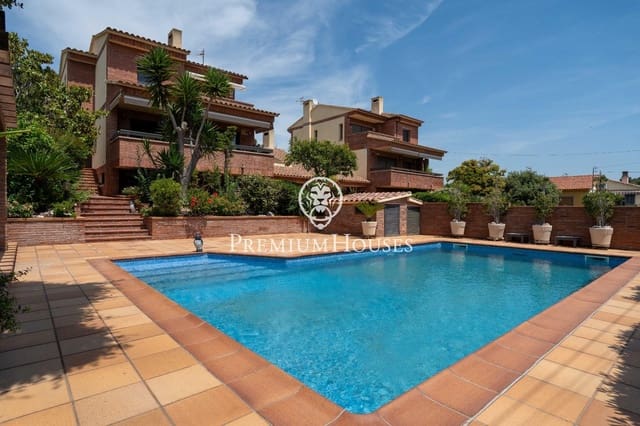 5 chambre Villa/Maison à vendre à Segur de Calafell, Calafell avec piscine garage - 600 000 € (Ref: 9885055)