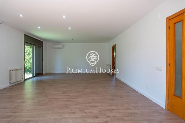 Chalet de 4 habitaciones en El Catllar en venta - 675.000 € (Ref: 9908215)