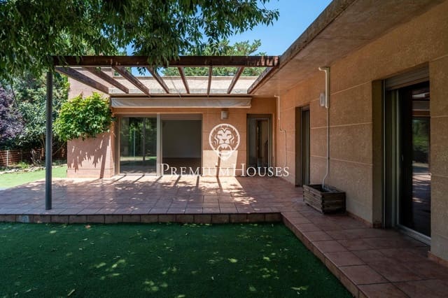 Chalet de 4 habitaciones en El Catllar en venta - 675.000 € (Ref: 9908215)