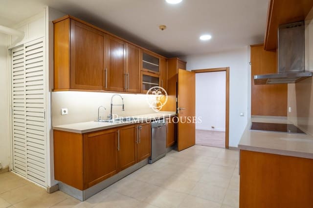 Chalet de 4 habitaciones en El Catllar en venta - 675.000 € (Ref: 9908215)