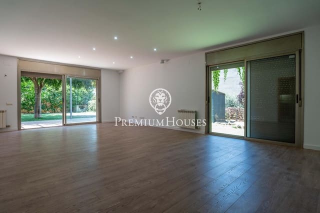 Chalet de 4 habitaciones en El Catllar en venta - 675.000 € (Ref: 9908215)