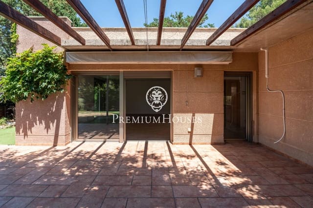 Chalet de 4 habitaciones en El Catllar en venta - 675.000 € (Ref: 9908215)