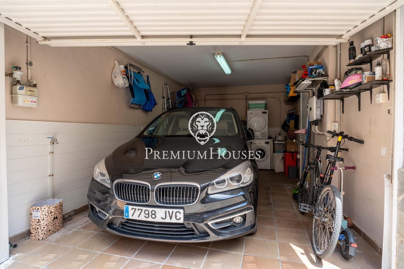 4 makuuhuone Rivitalo myytävänä paikassa Vilanova i la Geltru mukana 
autotalli - 399 000 € (Ref: 9916061)