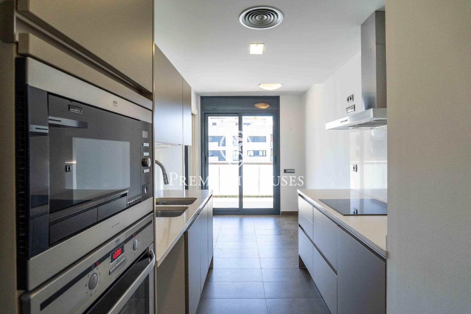 3 quarto Apartamento para venda em Sitges com piscina - 750 000 € (Ref: 9916062)