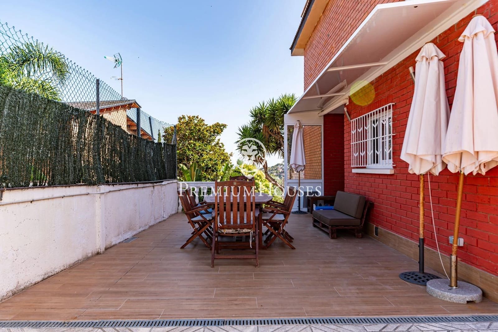 5 Zimmer Doppelhaus zu verkaufen in Castelldefels mit Pool Garage - 995.000 € (Ref: 9920625)