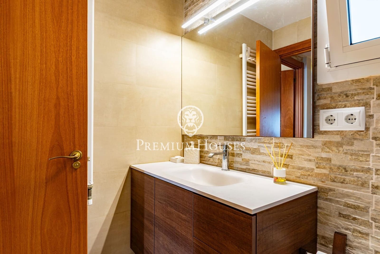 5 Zimmer Doppelhaus zu verkaufen in Castelldefels mit Pool Garage - 995.000 € (Ref: 9920625)