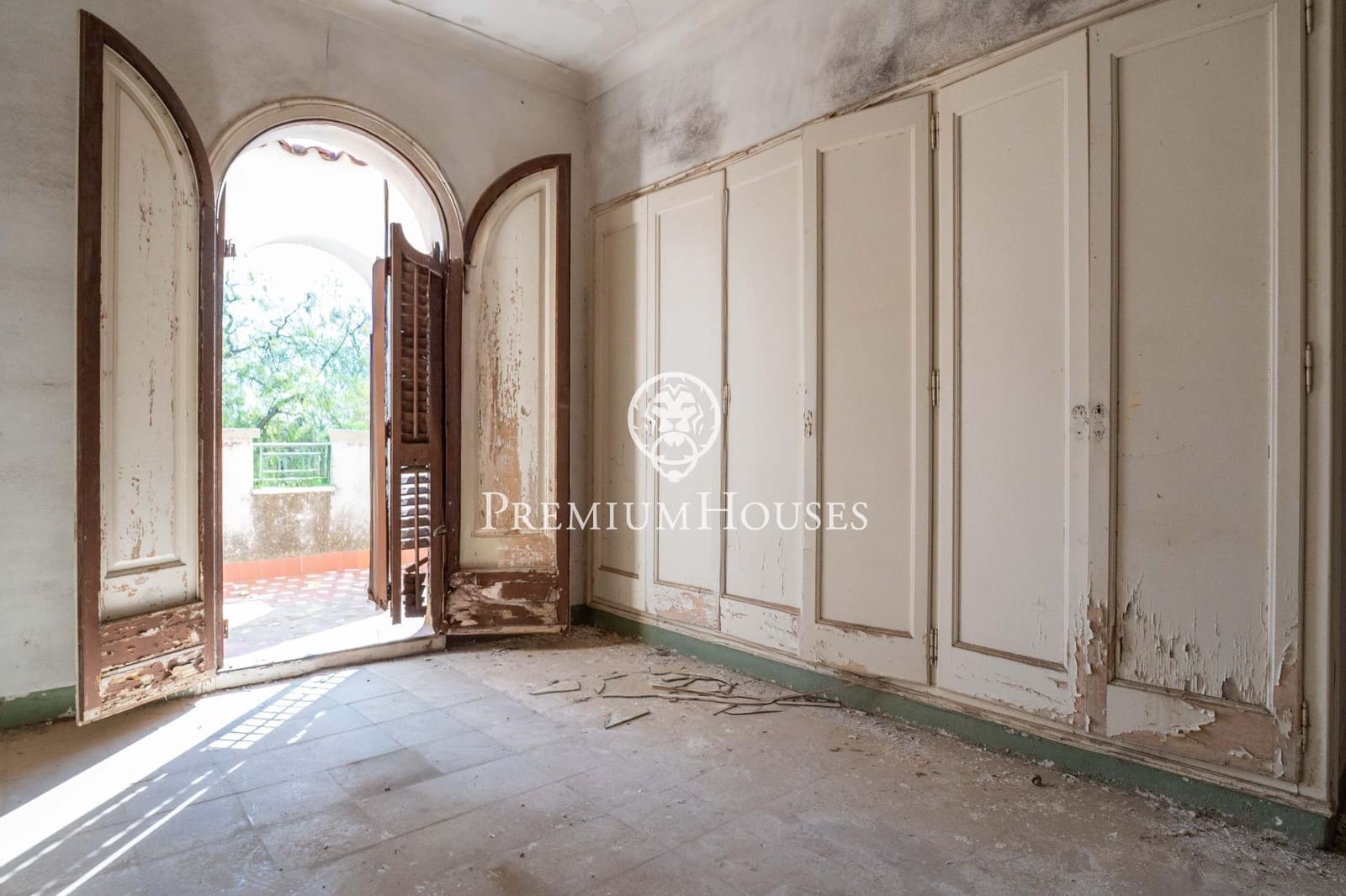 8 bedroom Finca/Country House for sale in Vilanova i la Geltru - € 720,000 (Ref: 9922537)