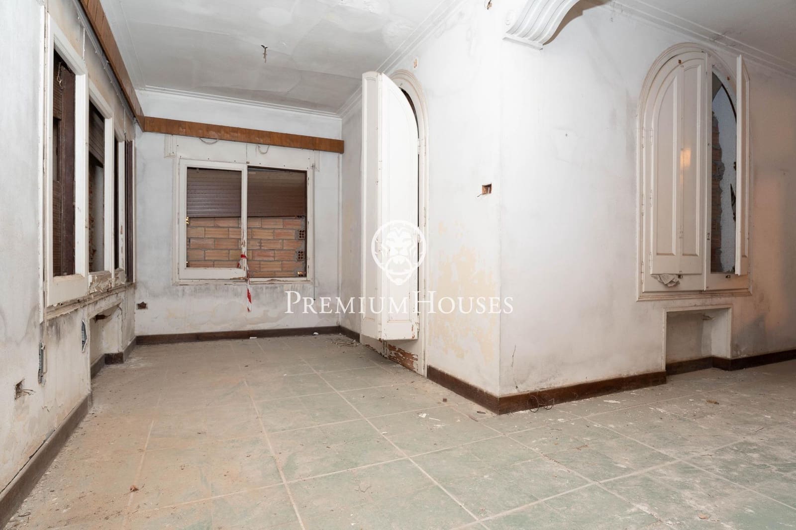 8 bedroom Finca/Country House for sale in Vilanova i la Geltru - € 720,000 (Ref: 9922537)