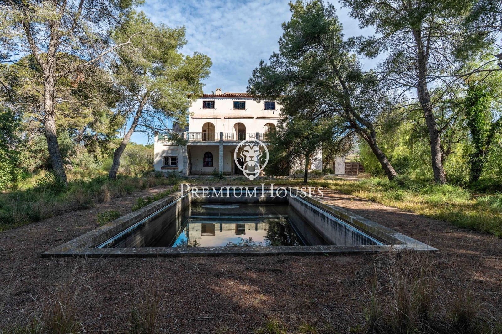 8 bedroom Finca/Country House for sale in Vilanova i la Geltru - € 720,000 (Ref: 9922537)