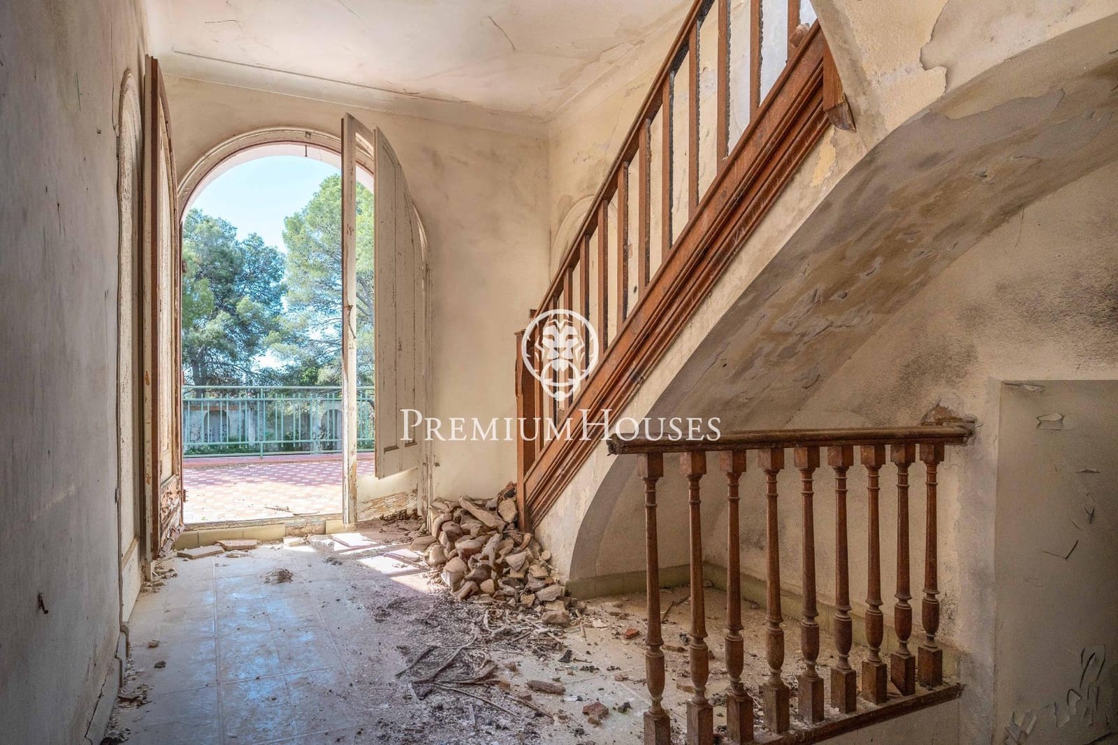 8 bedroom Finca/Country House for sale in Vilanova i la Geltru - € 720,000 (Ref: 9922537)