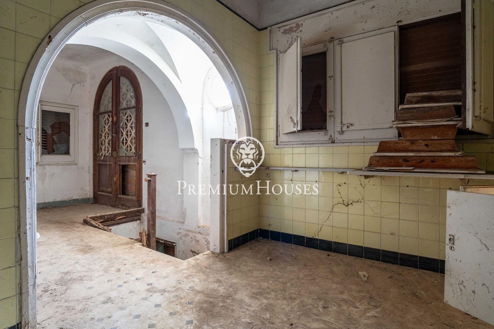 8 bedroom Finca/Country House for sale in Vilanova i la Geltru - € 720,000 (Ref: 9922537)