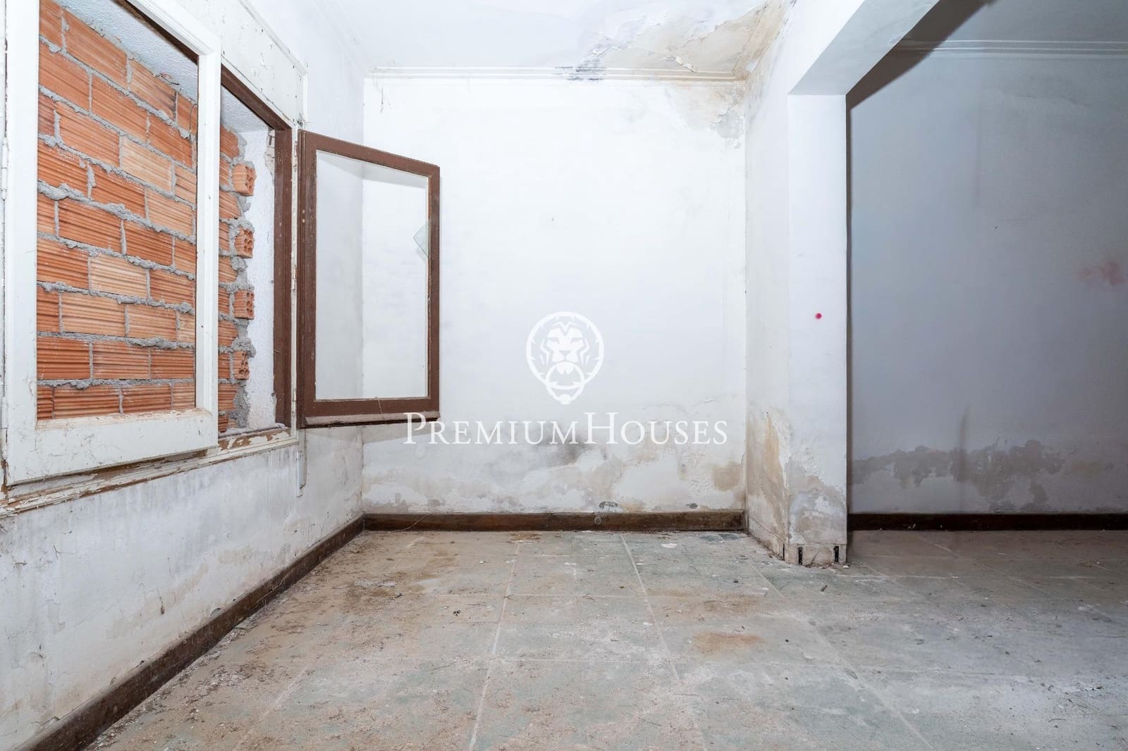 8 bedroom Finca/Country House for sale in Vilanova i la Geltru - € 720,000 (Ref: 9922537)