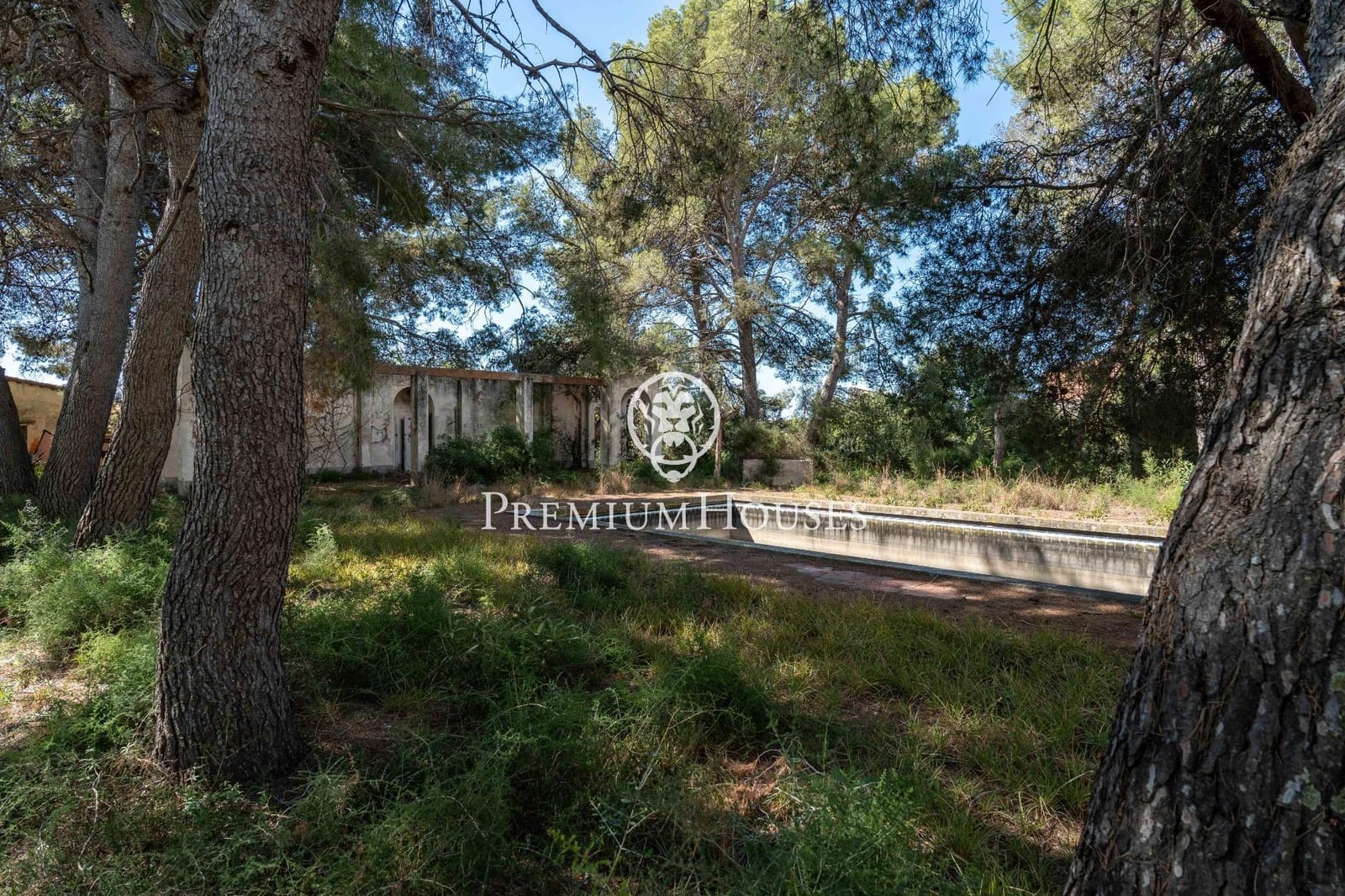 8 bedroom Finca/Country House for sale in Vilanova i la Geltru - € 720,000 (Ref: 9922537)