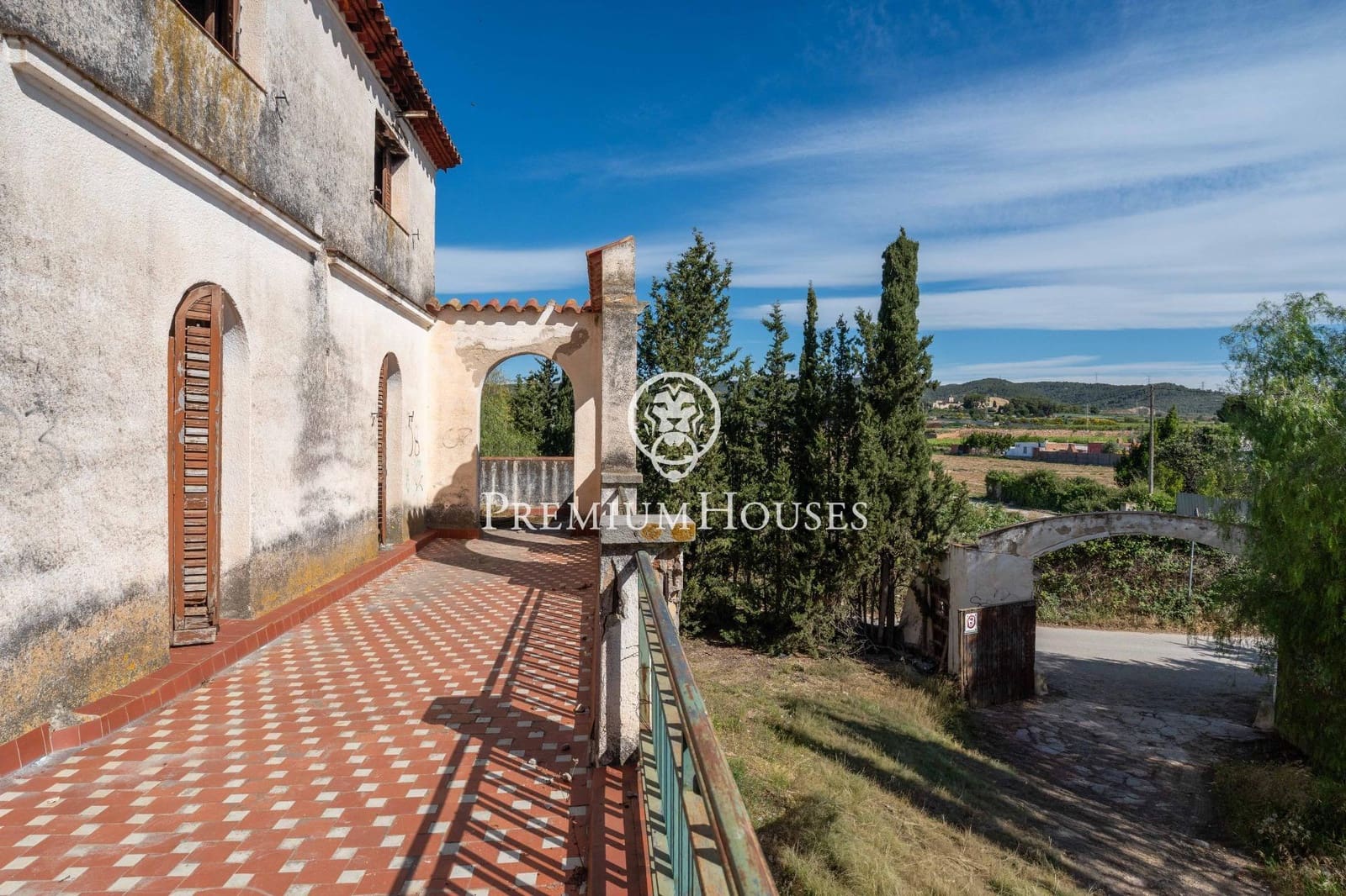 8 bedroom Finca/Country House for sale in Vilanova i la Geltru - € 720,000 (Ref: 9922537)