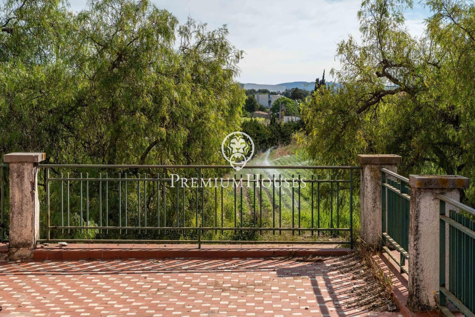 8 bedroom Finca/Country House for sale in Vilanova i la Geltru - € 720,000 (Ref: 9922537)