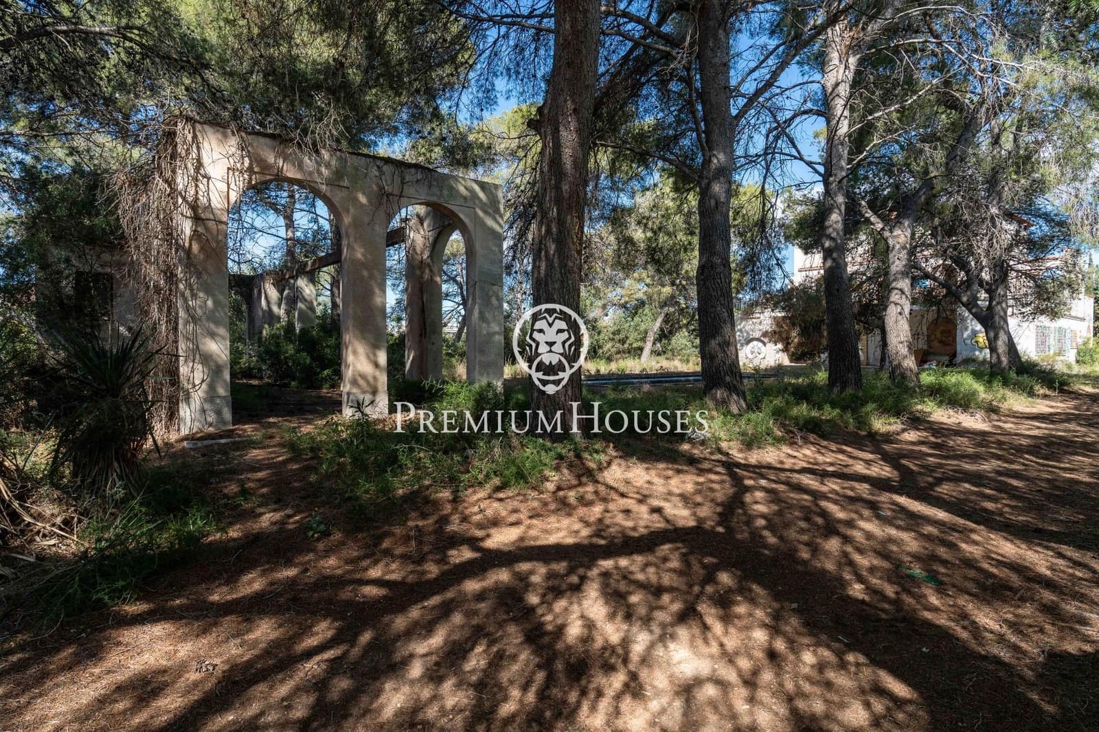8 bedroom Finca/Country House for sale in Vilanova i la Geltru - € 720,000 (Ref: 9922537)