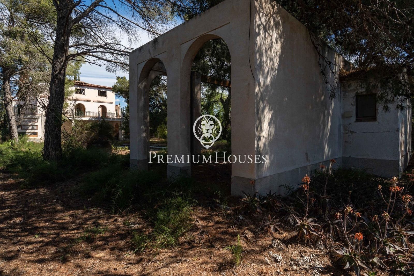 8 bedroom Finca/Country House for sale in Vilanova i la Geltru - € 720,000 (Ref: 9922537)
