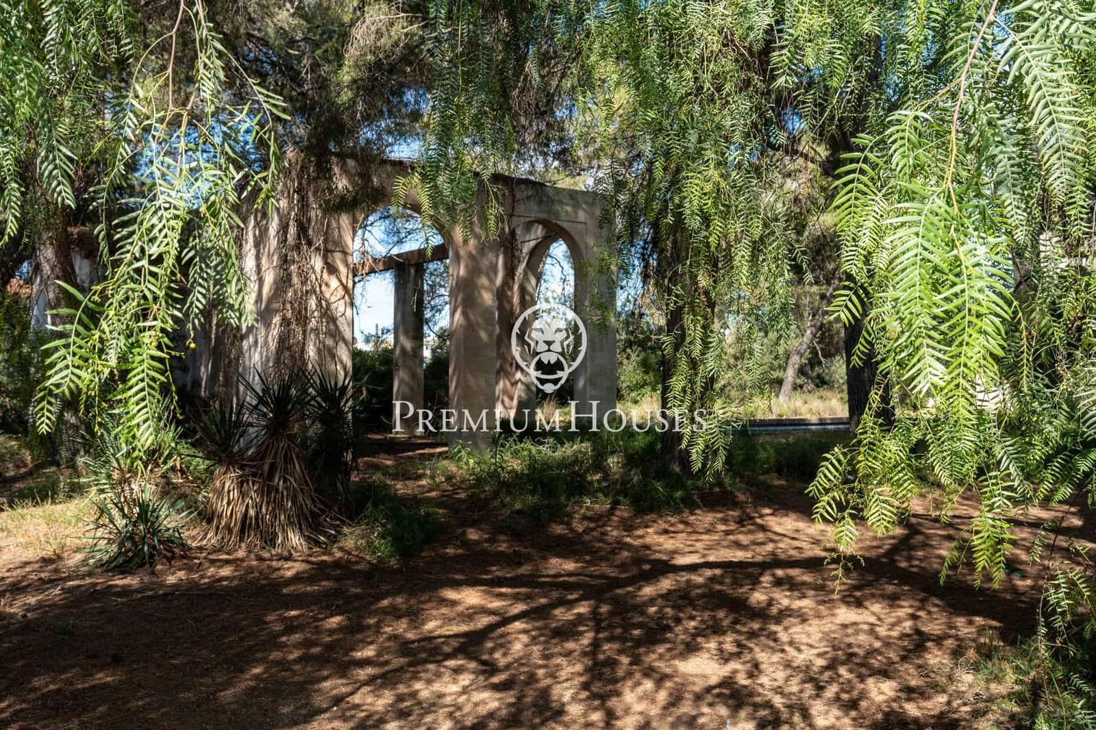 8 bedroom Finca/Country House for sale in Vilanova i la Geltru - € 720,000 (Ref: 9922537)