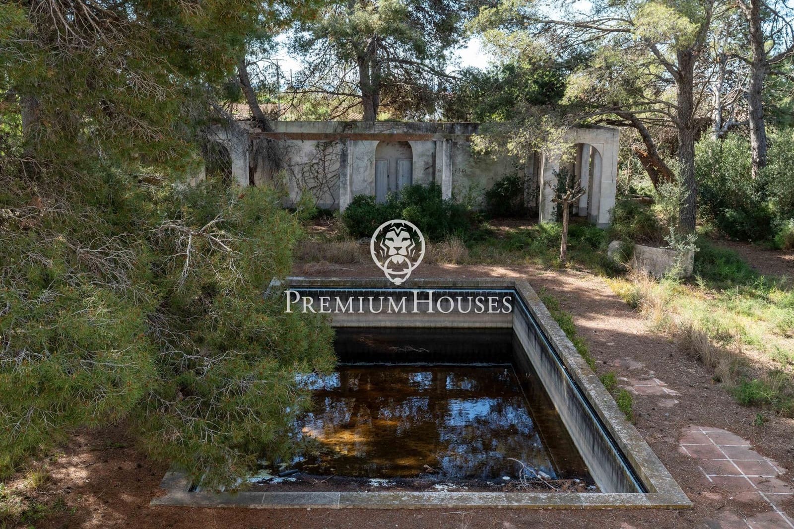 8 bedroom Finca/Country House for sale in Vilanova i la Geltru - € 720,000 (Ref: 9922537)