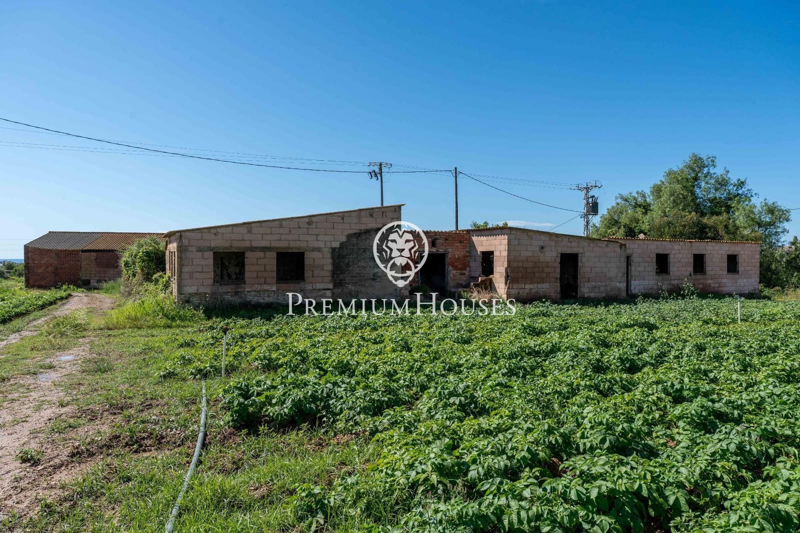 8 bedroom Finca/Country House for sale in Vilanova i la Geltru - € 720,000 (Ref: 9922537)