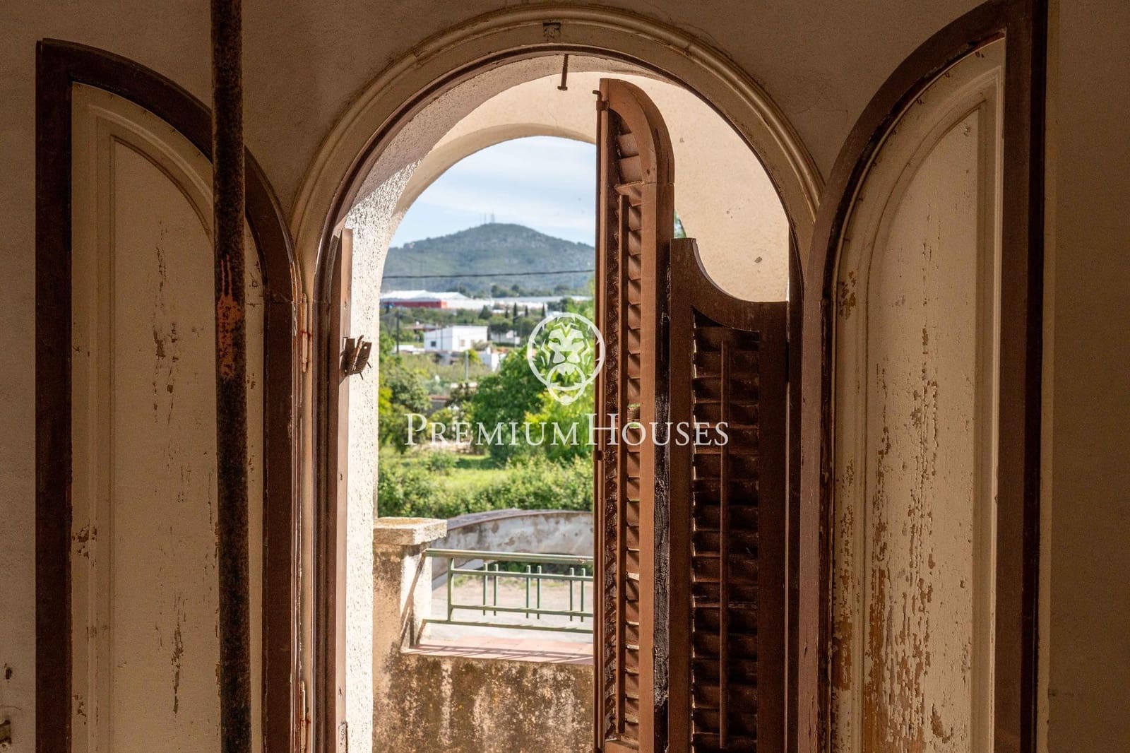 8 bedroom Finca/Country House for sale in Vilanova i la Geltru - € 720,000 (Ref: 9922537)