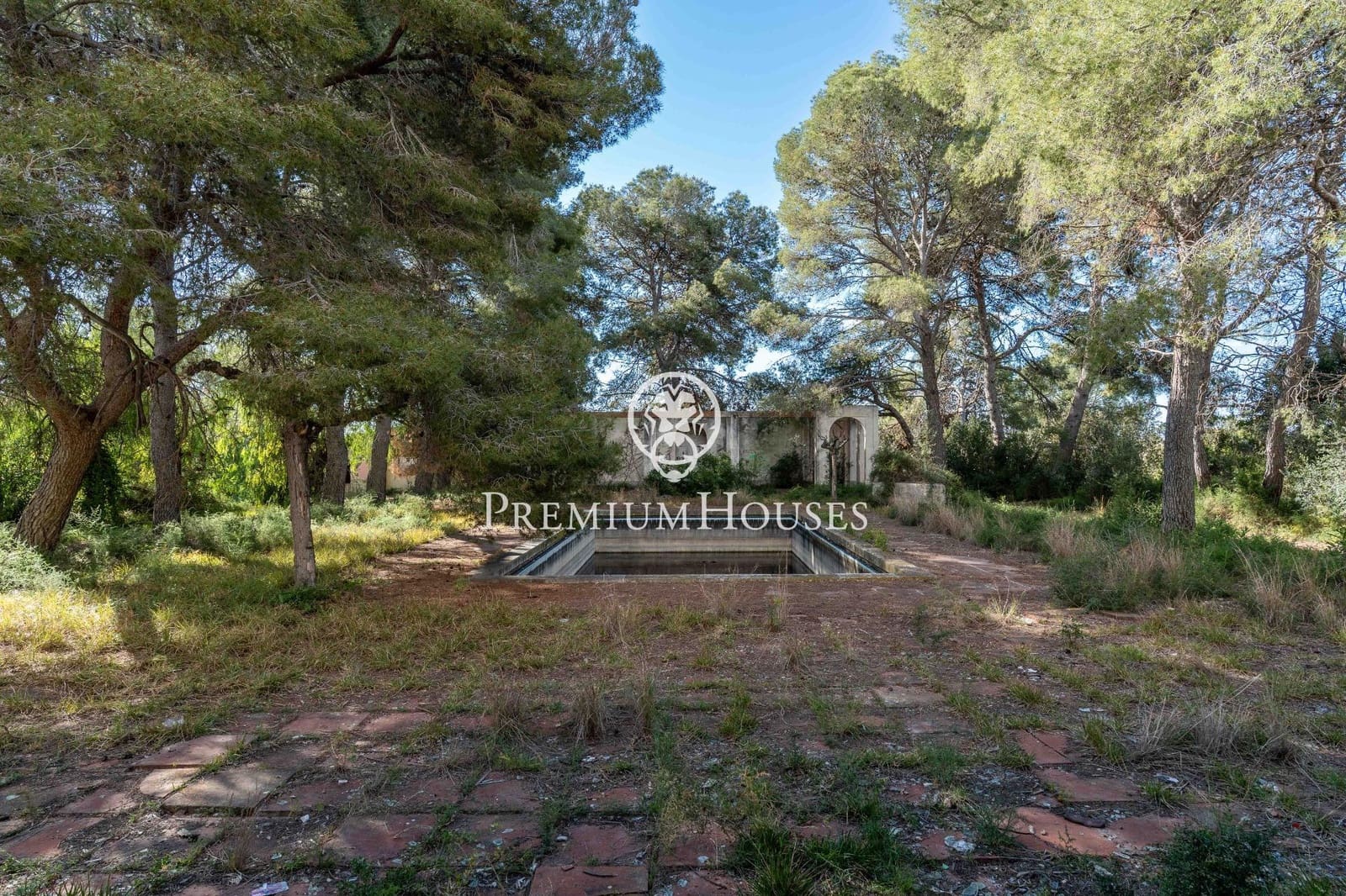 8 bedroom Finca/Country House for sale in Vilanova i la Geltru - € 720,000 (Ref: 9922537)