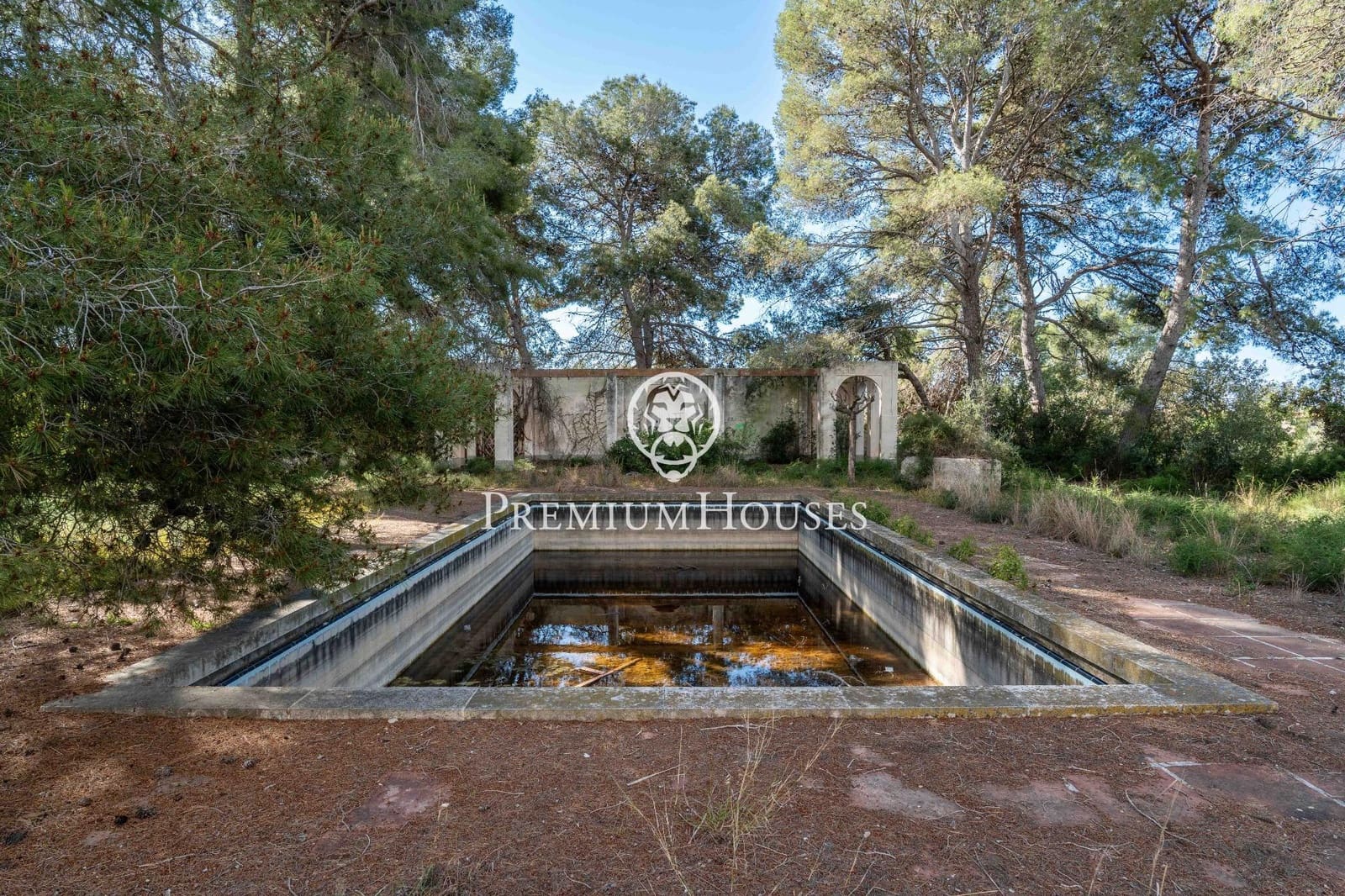 8 bedroom Finca/Country House for sale in Vilanova i la Geltru - € 720,000 (Ref: 9922537)