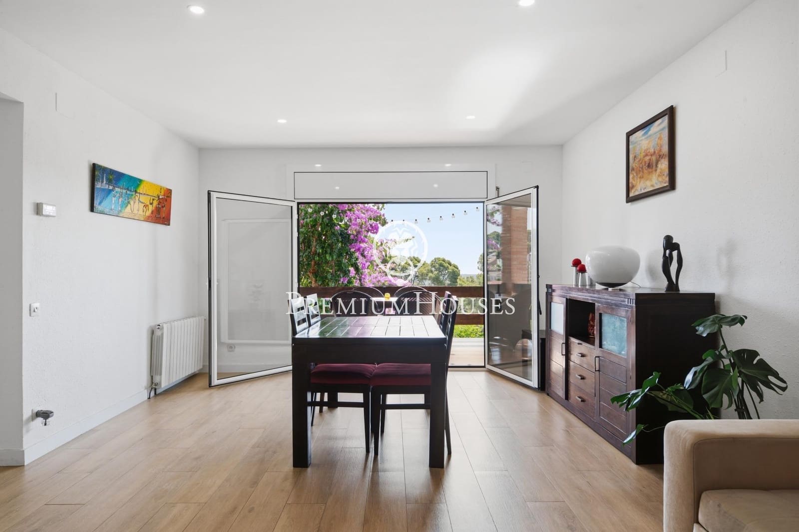 5 bedroom Villa for sale in Castelldefels with pool garage - € 1,330,000 (Ref: 9922538)