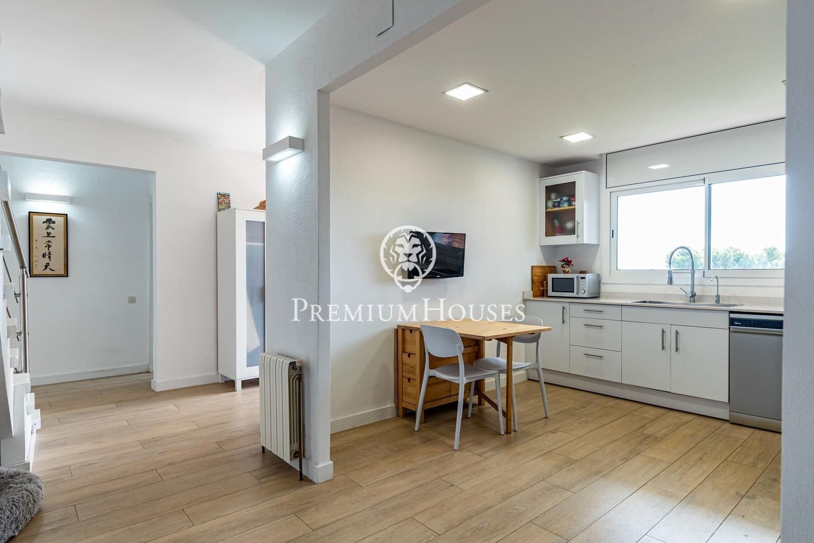 5 bedroom Villa for sale in Castelldefels with pool garage - € 1,330,000 (Ref: 9922538)