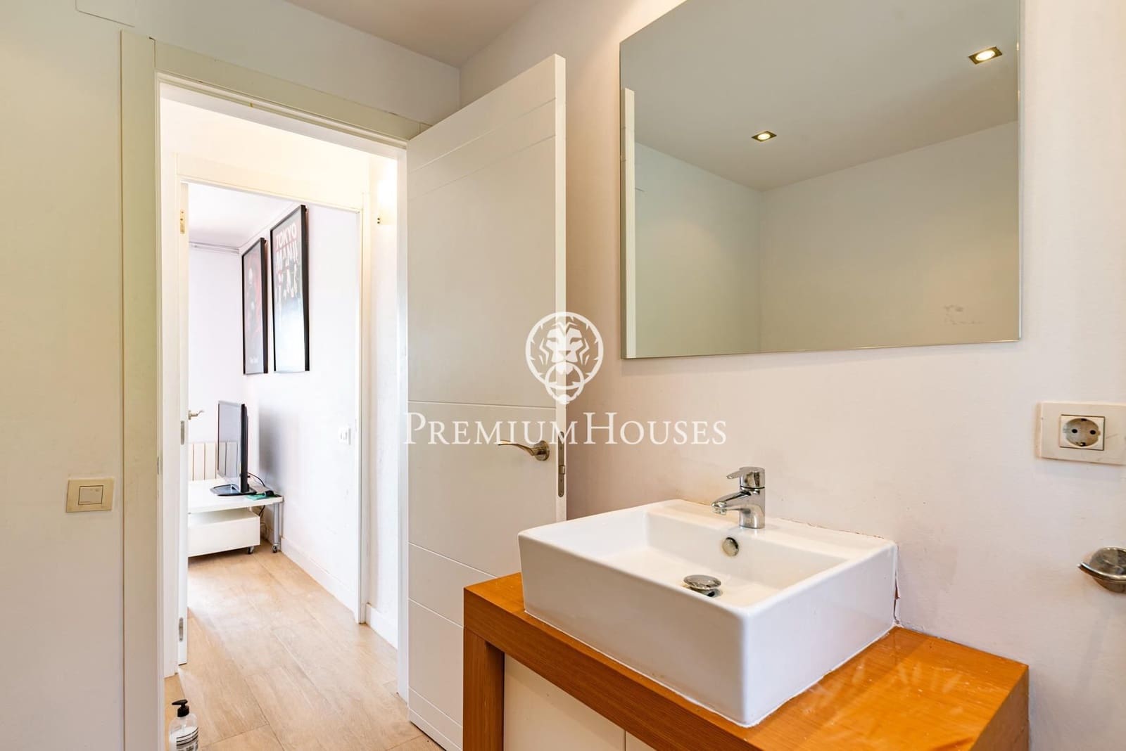 5 bedroom Villa for sale in Castelldefels with pool garage - € 1,330,000 (Ref: 9922538)