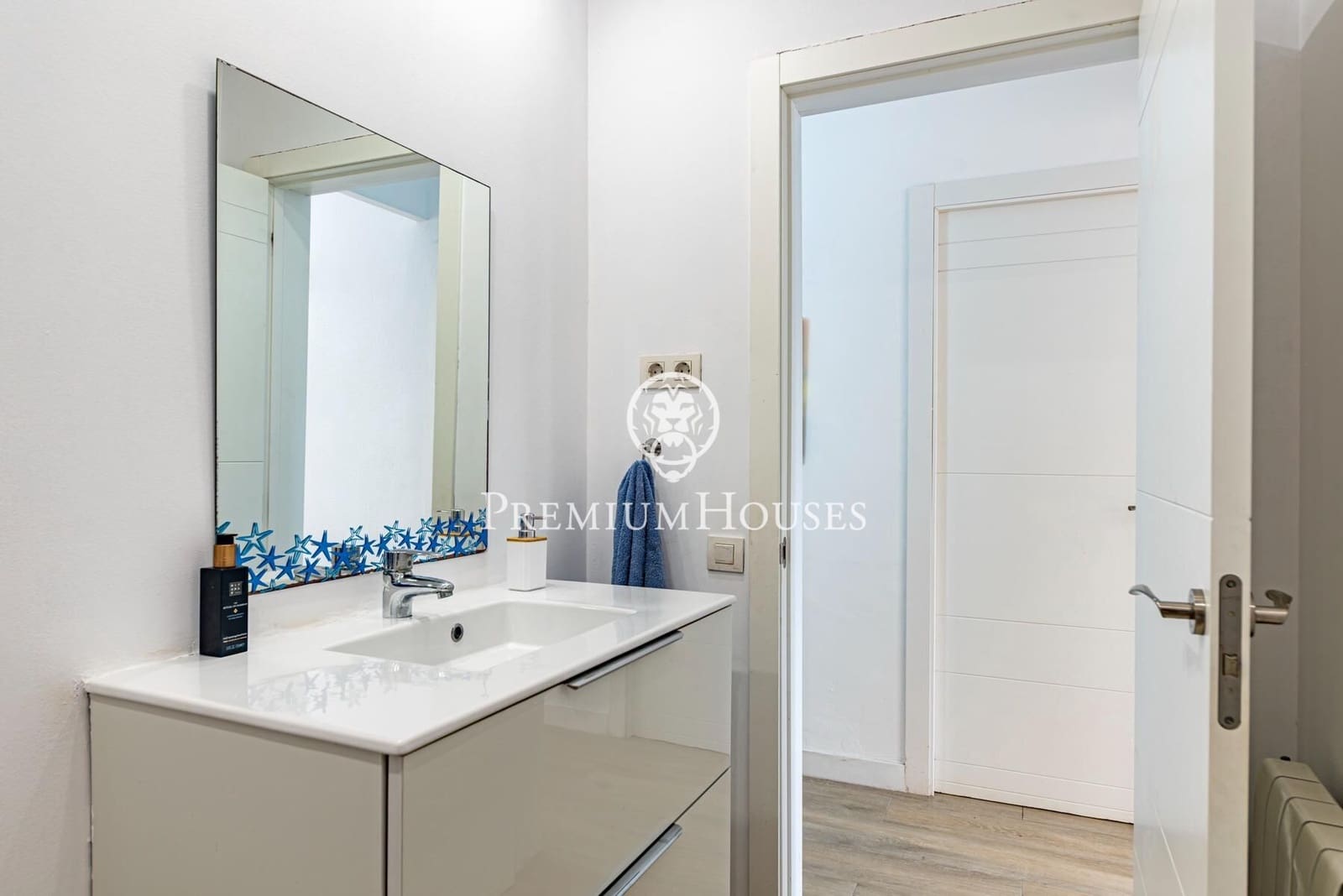 5 bedroom Villa for sale in Castelldefels with pool garage - € 1,330,000 (Ref: 9922538)