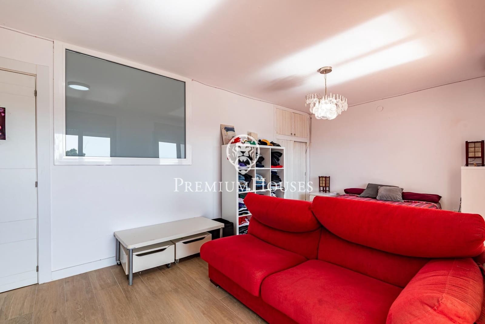 5 bedroom Villa for sale in Castelldefels with pool garage - € 1,330,000 (Ref: 9922538)