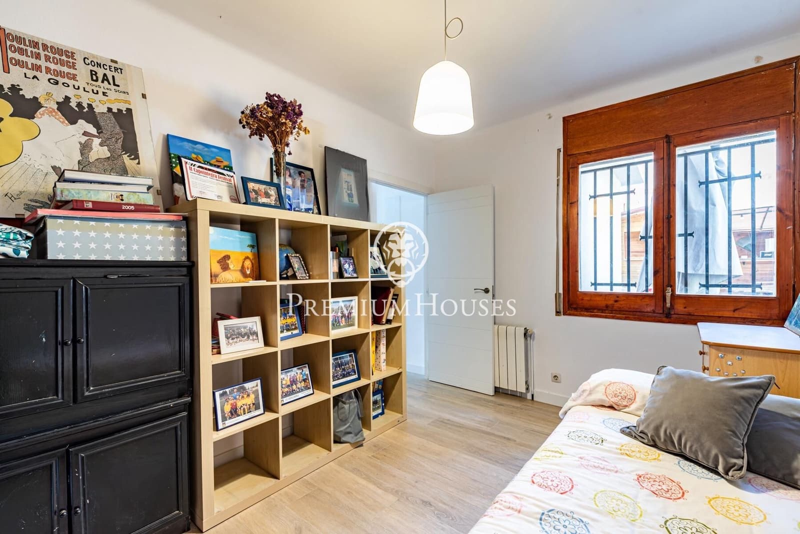 5 bedroom Villa for sale in Castelldefels with pool garage - € 1,330,000 (Ref: 9922538)