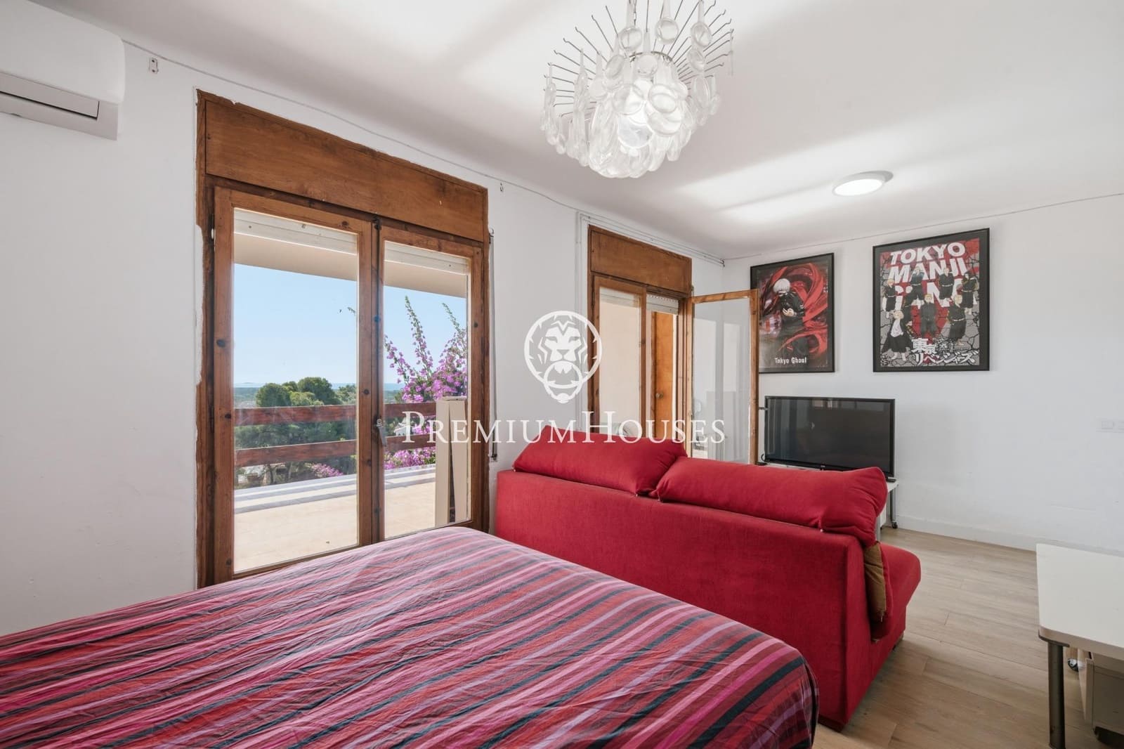 5 bedroom Villa for sale in Castelldefels with pool garage - € 1,330,000 (Ref: 9922538)