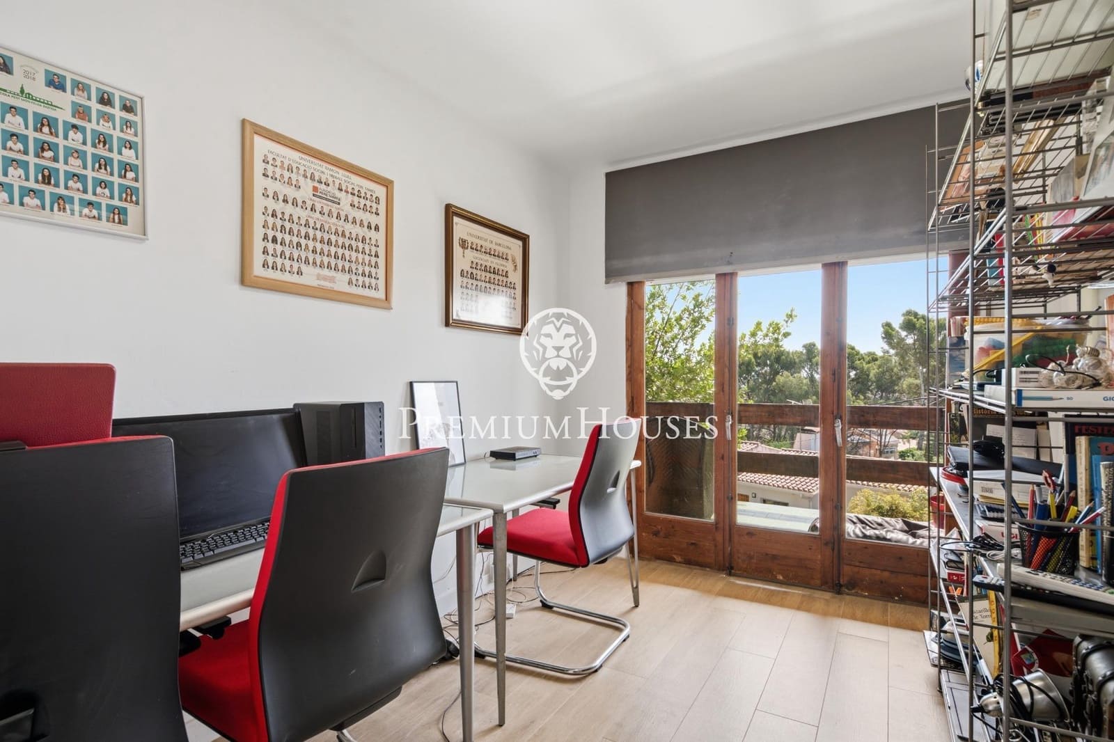 5 bedroom Villa for sale in Castelldefels with pool garage - € 1,330,000 (Ref: 9922538)