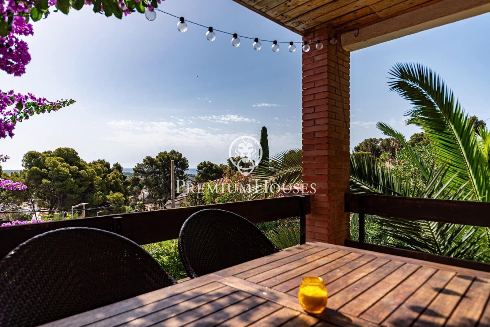 5 bedroom Villa for sale in Castelldefels with pool garage - € 1,330,000 (Ref: 9922538)