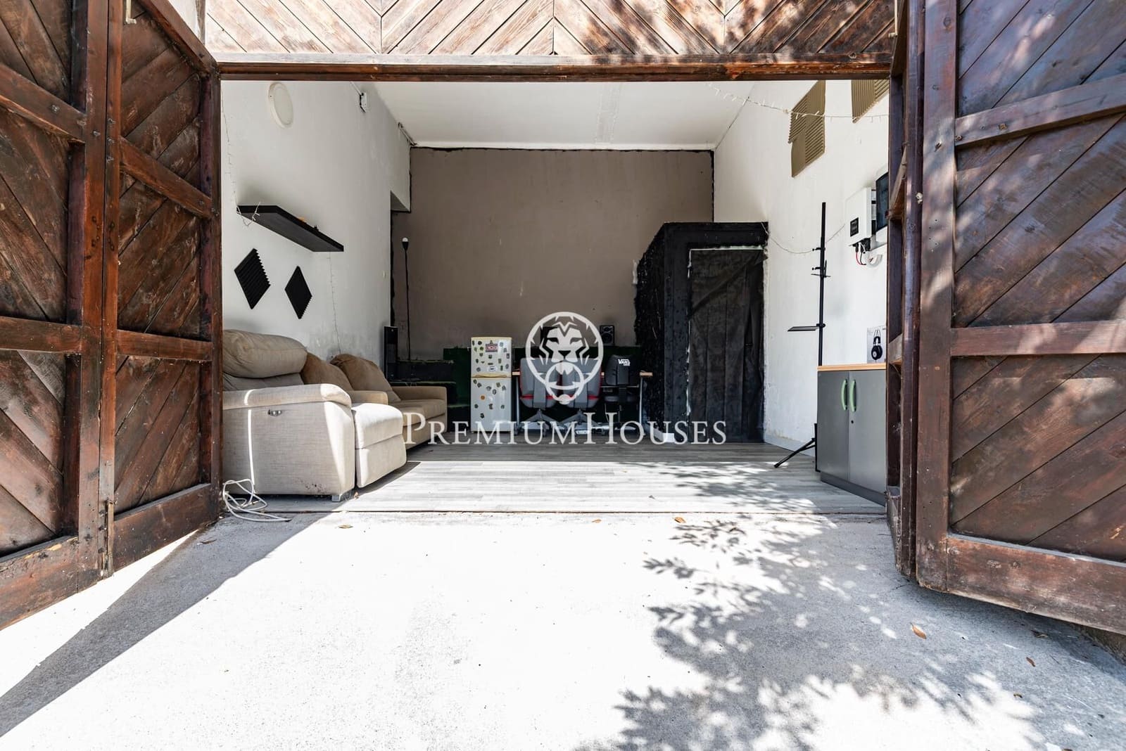 5 bedroom Villa for sale in Castelldefels with pool garage - € 1,330,000 (Ref: 9922538)