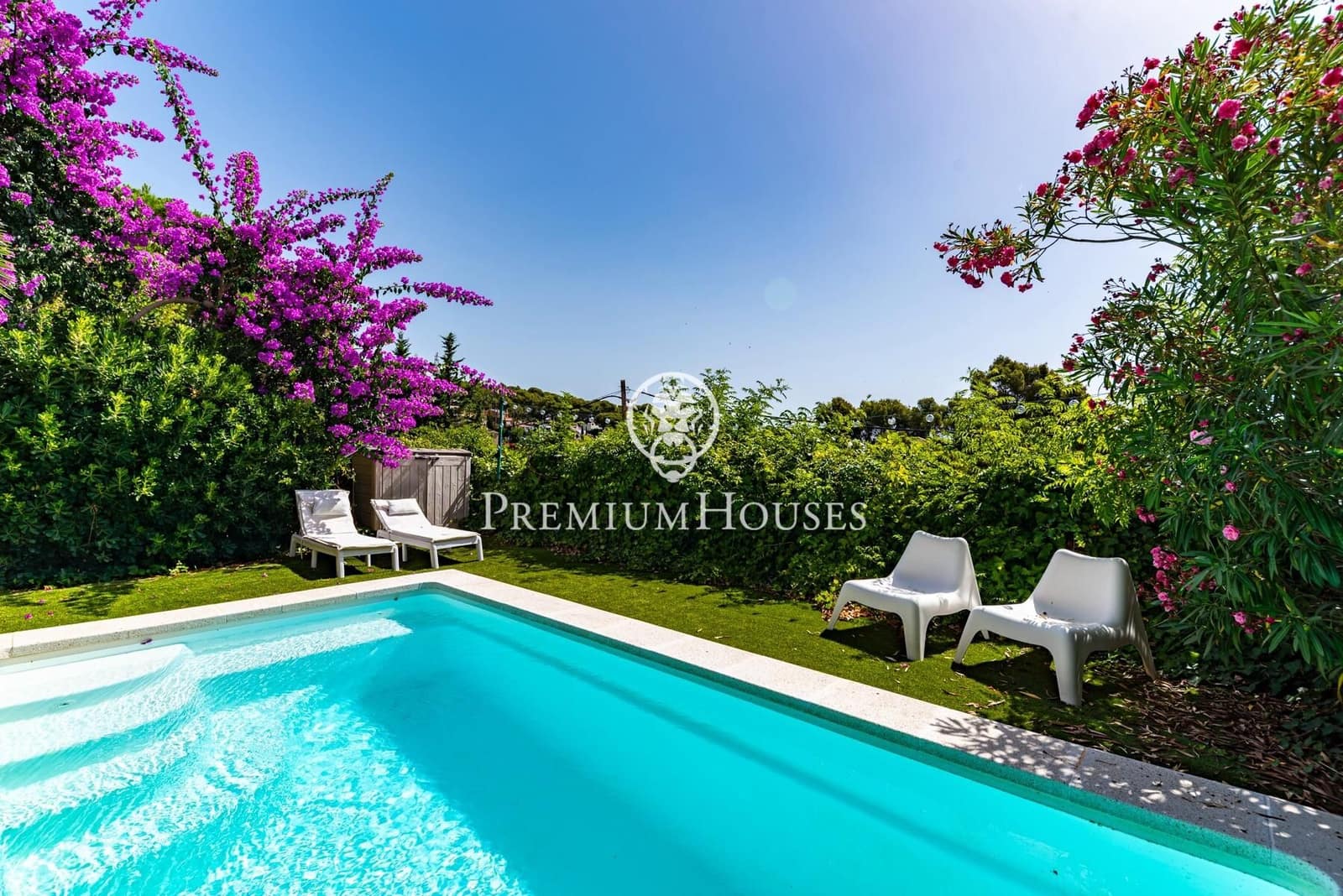 5 bedroom Villa for sale in Castelldefels with pool garage - € 1,330,000 (Ref: 9922538)