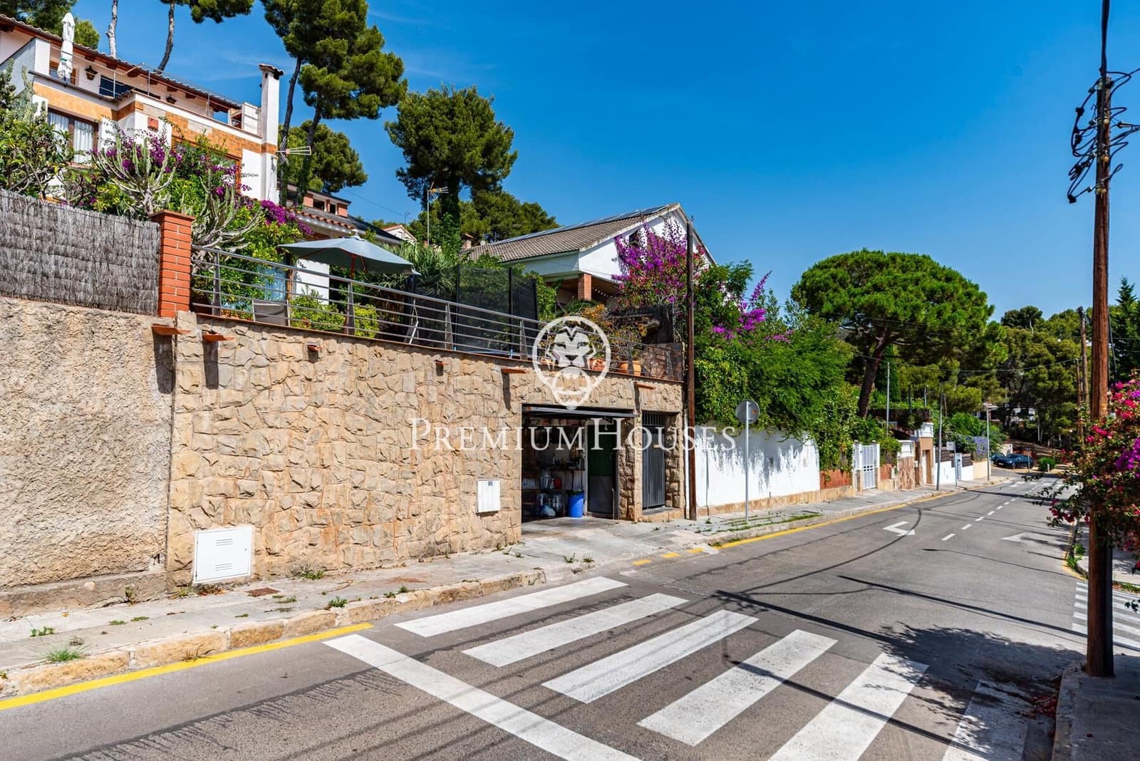 5 bedroom Villa for sale in Castelldefels with pool garage - € 1,330,000 (Ref: 9922538)