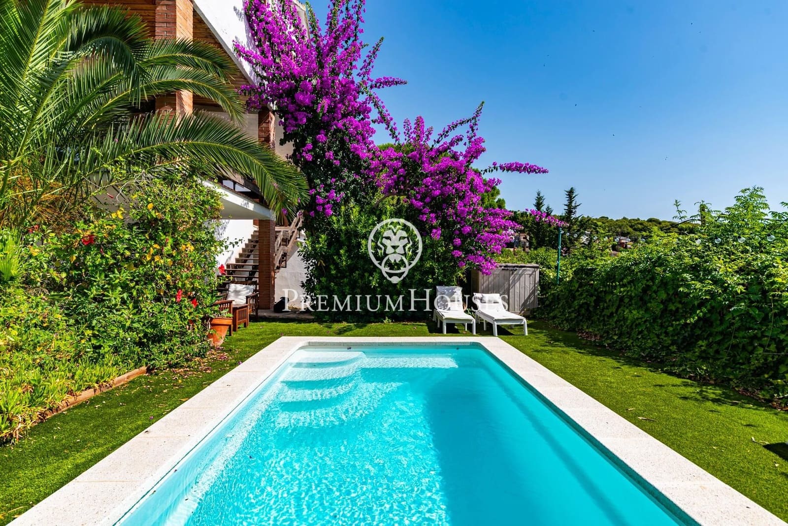 5 bedroom Villa for sale in Castelldefels with pool garage - € 1,330,000 (Ref: 9922538)